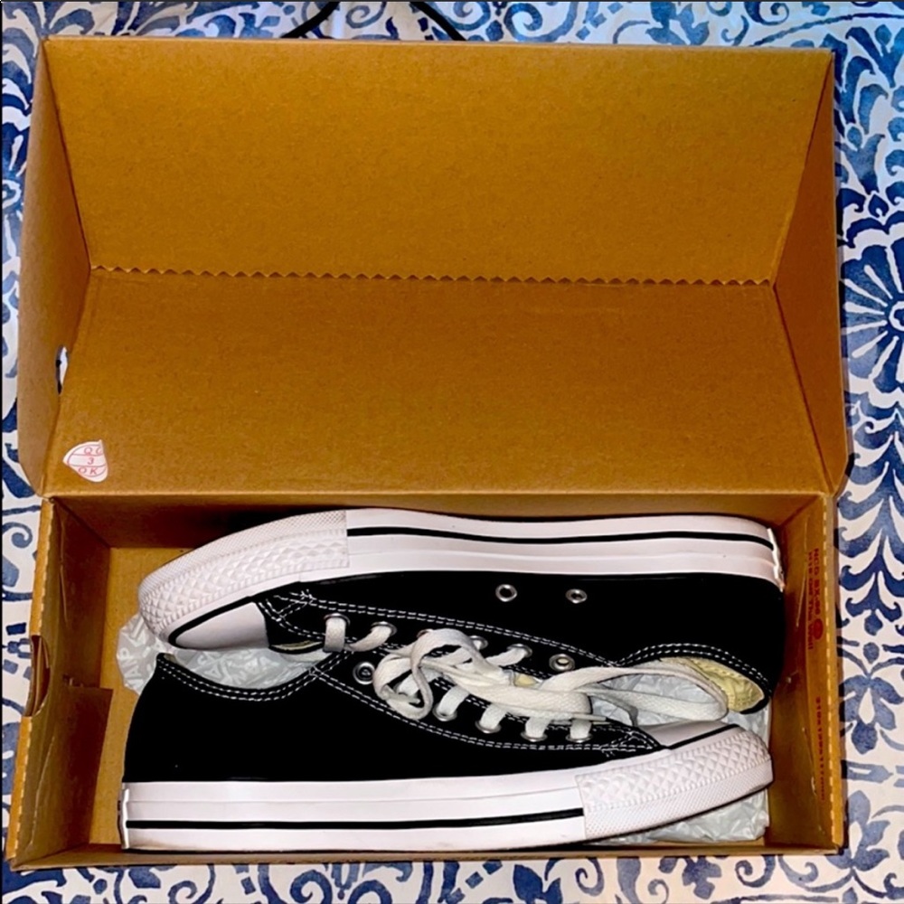 Old school black converse never worn